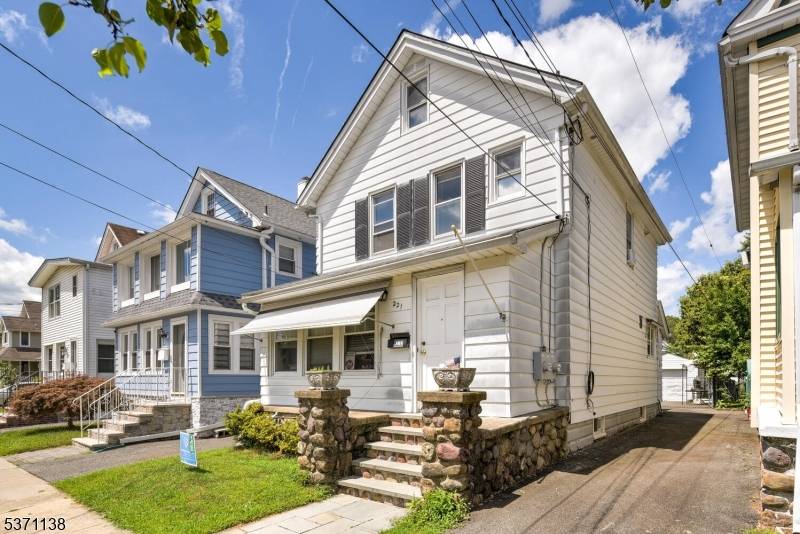 Boonton Town, NJ 07005,221 Old Boonton Rd