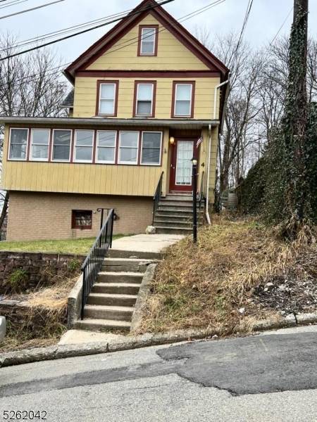 4 Harrison St #B, Newton Town, NJ 07860
