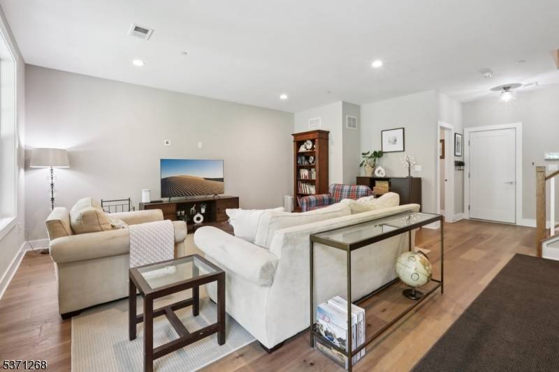 Montvale Boro, NJ 07645,53 Cranberry Ln