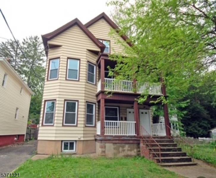 374 High St, Passaic City, NJ 07055
