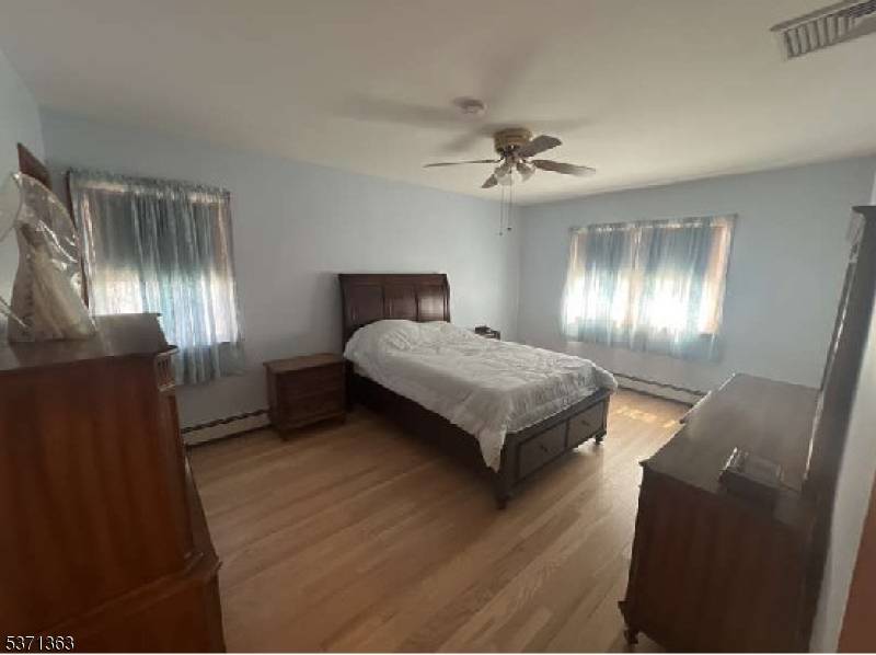 Lyndhurst Twp., NJ 07071,209 Forest Ave