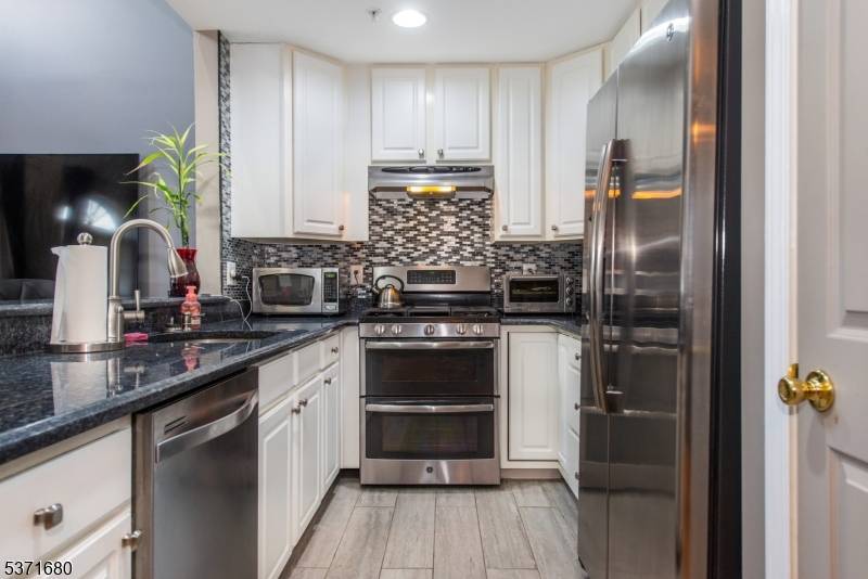 Clifton City, NJ 07014,129 Rock Creek Dr