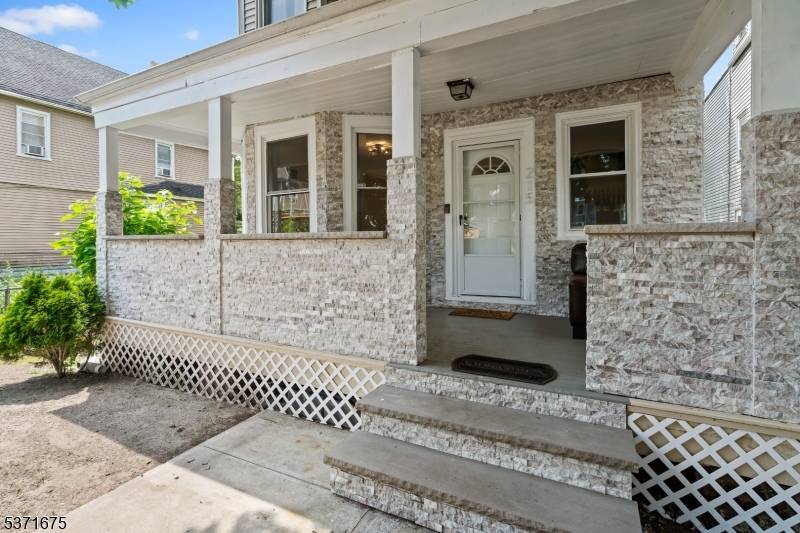 East Orange City, NJ 07018,215 Amherst St