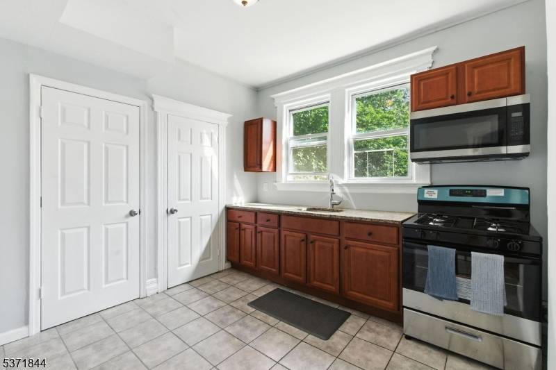 East Orange City, NJ 07018,314 Amherst St