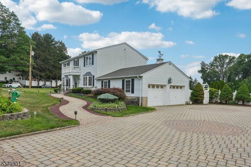 Fairfield Twp., NJ 07004,17 Mayhew Dr