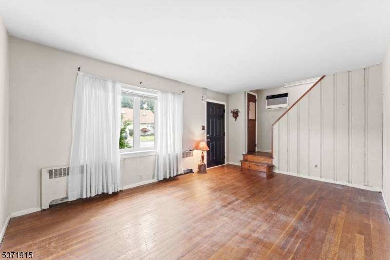Totowa Boro, NJ 07512,105 Greene Ave