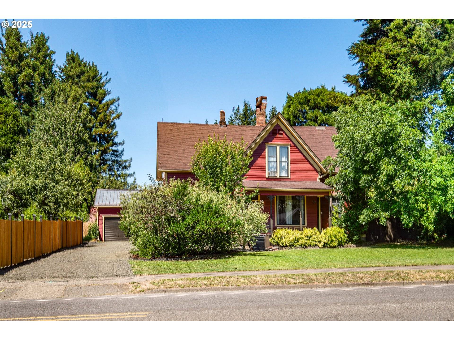 Monmouth, OR 97361,858 Main ST E