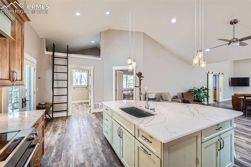 Florissant, CO 80816,352 Peak View CIR