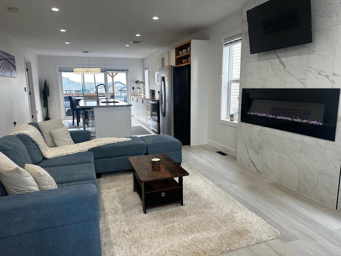Medicine Hat, AB T1C 0G7,233 Ranchview CRES NE