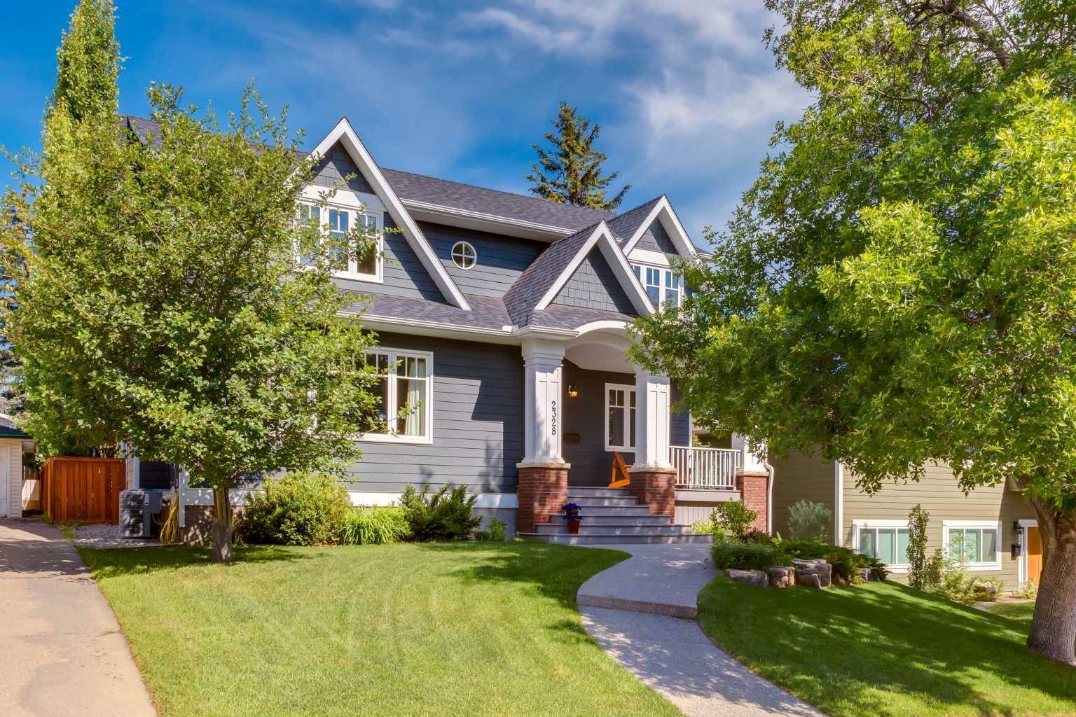 2328 34 AVE NW, Calgary, AB T2L 0V2