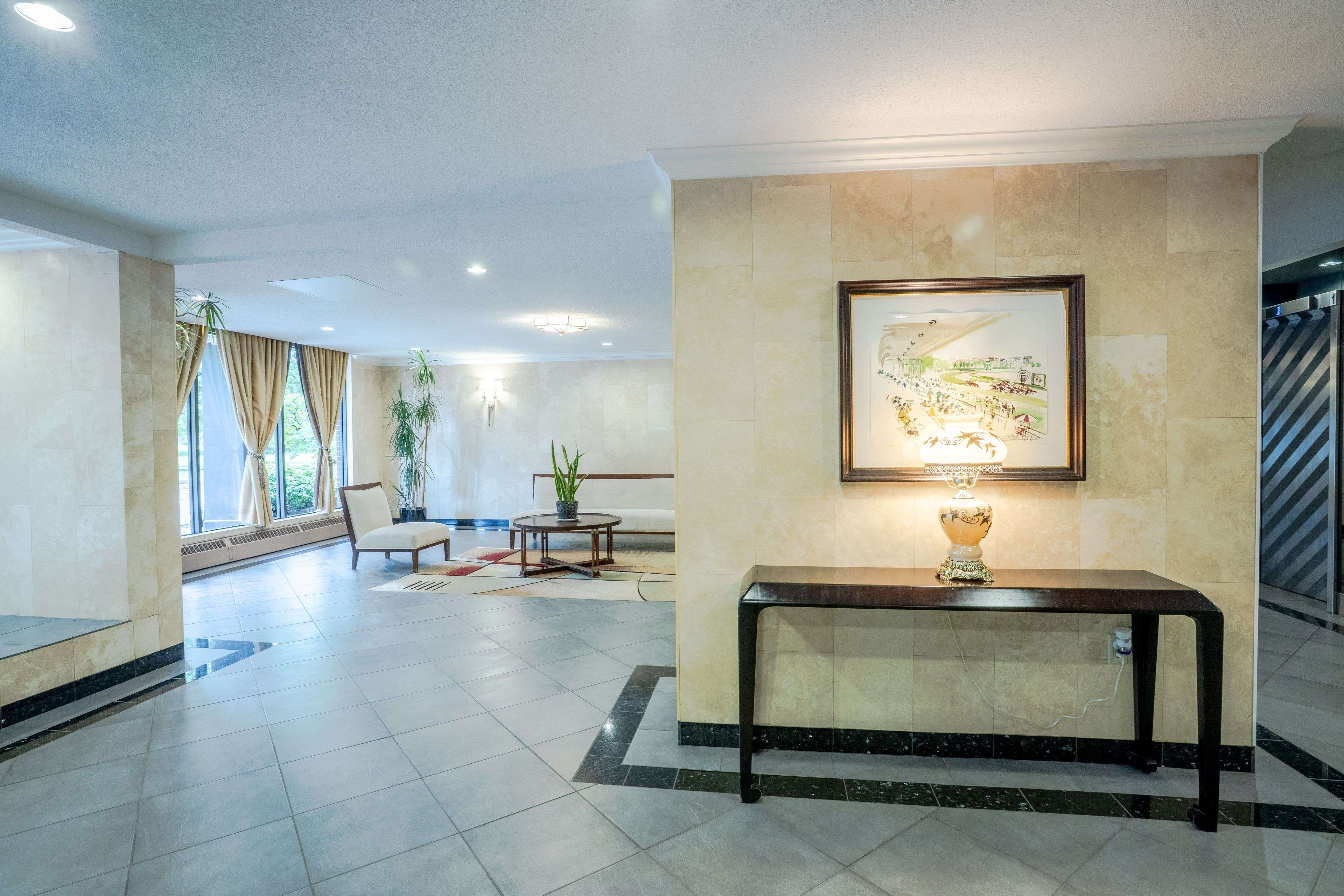 Toronto C07, ON M2M 1V8,175 Hilda AVE #904
