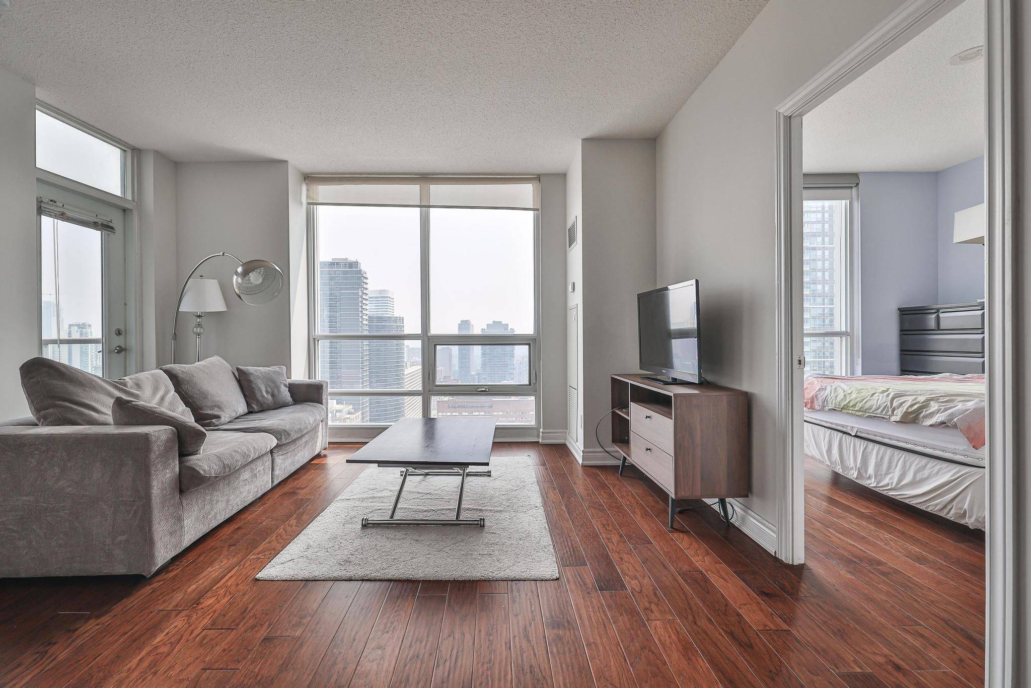 Toronto C01, ON M5G 2R2,761 Bay ST #3102