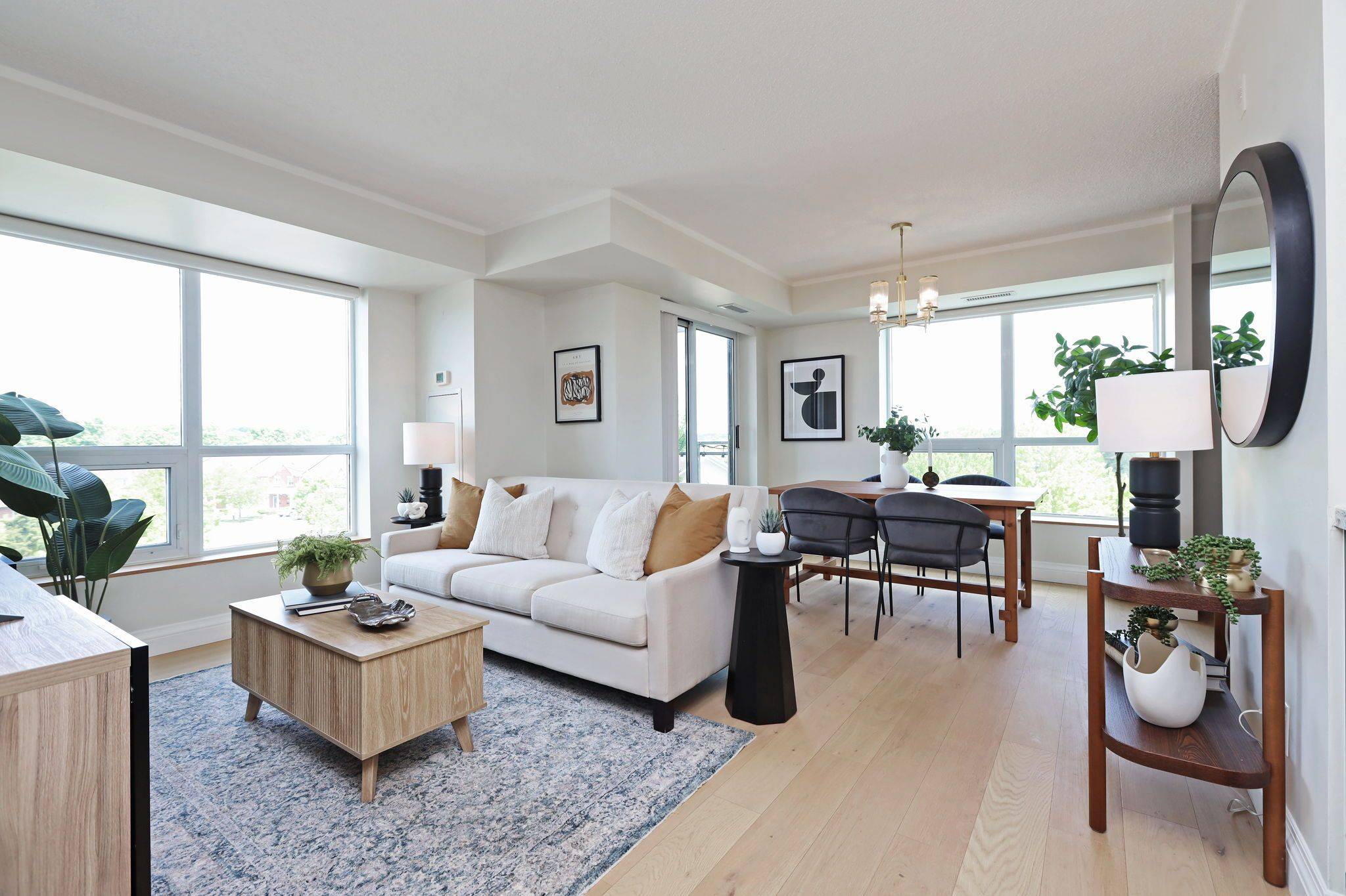 Toronto C13, ON M3C 4J1,120 Dallimore CIR #407