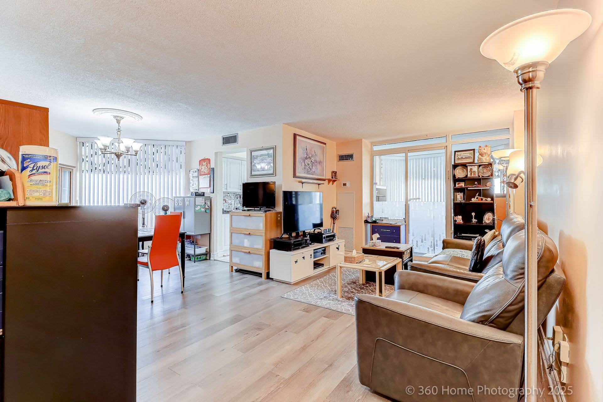 Toronto E07, ON M1V 5H3,330 Alton Towers CIR #1112