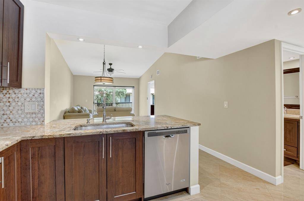 Boca Raton, FL 33433,21954 Tidewater Ter #202