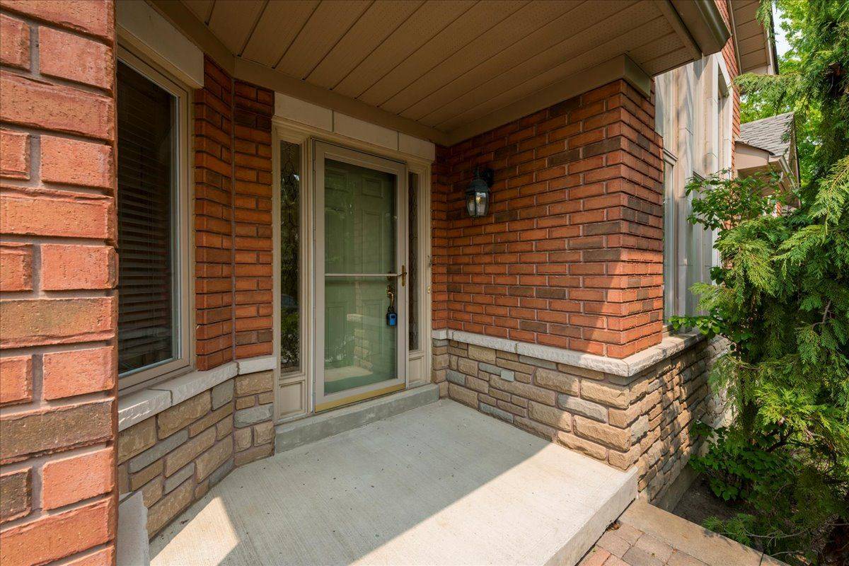 New Tecumseth, ON L9R 2E3,17 Artisan LN
