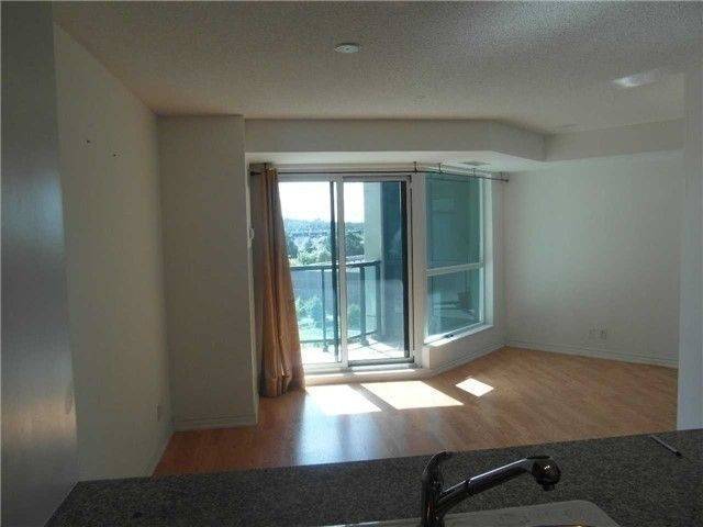Richmond Hill, ON L4C 0T3,18 harding BLVD #515