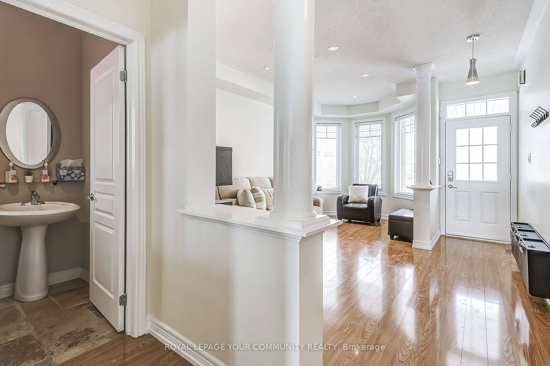 Richmond Hill, ON L4E 0B6,16 Windrow ST