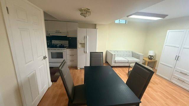 Richmond Hill, ON L4S 1Z9,16 Royal Chapin CRES #BSMT