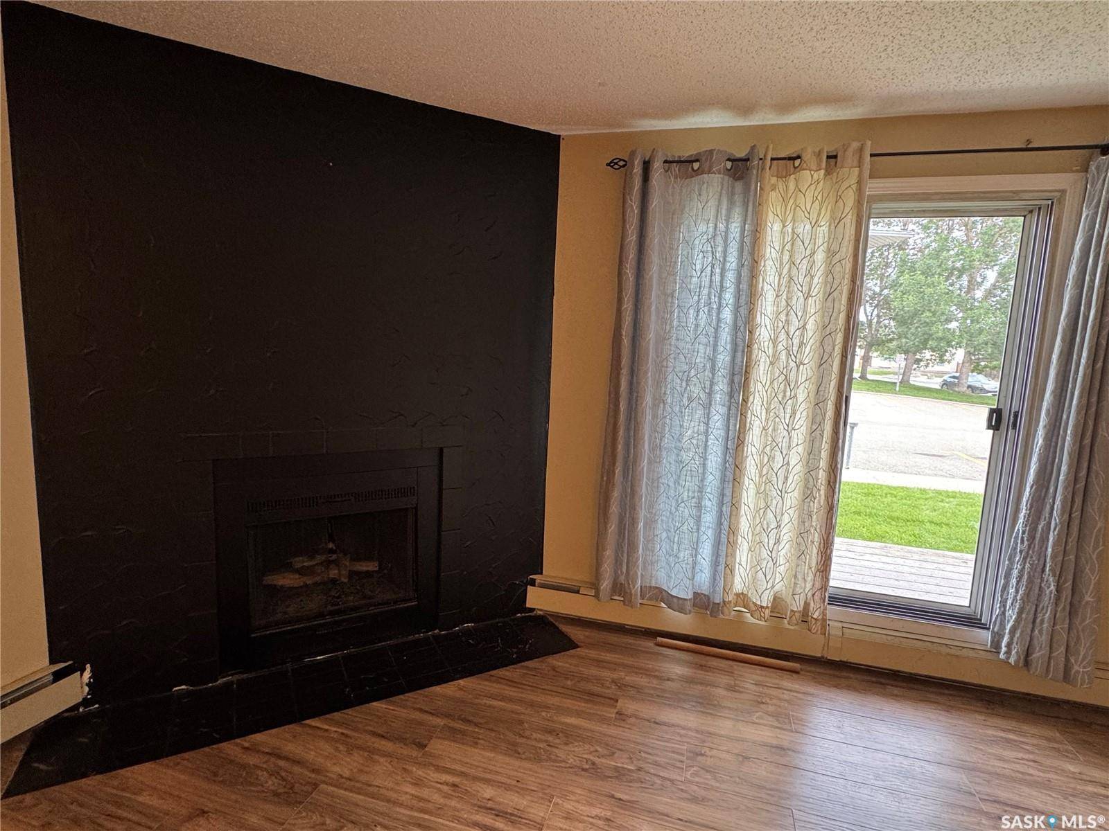 Regina, SK S4V 1N9,2410 Heseltine ROAD #401