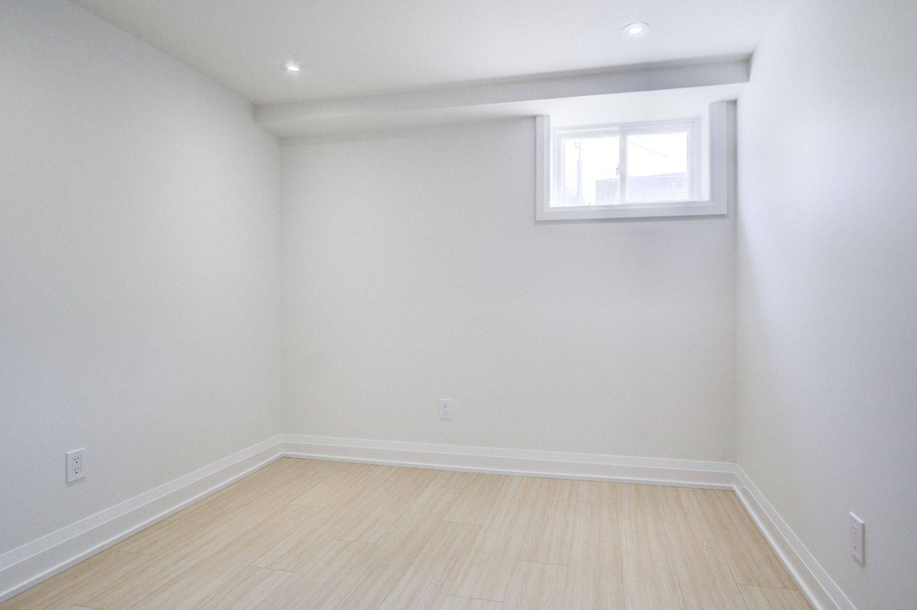 Toronto W06, ON M8W 3Y7,41 Gort AVE #Bsmt