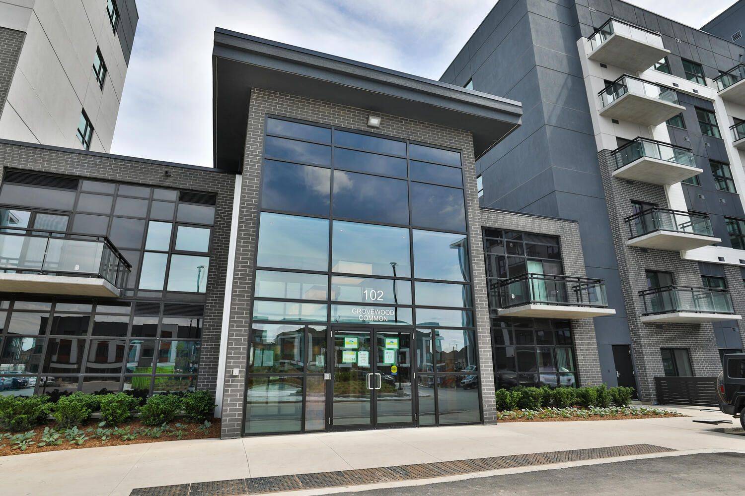 Oakville, ON L6H 0X2,102 Grovewood Common N/A #306