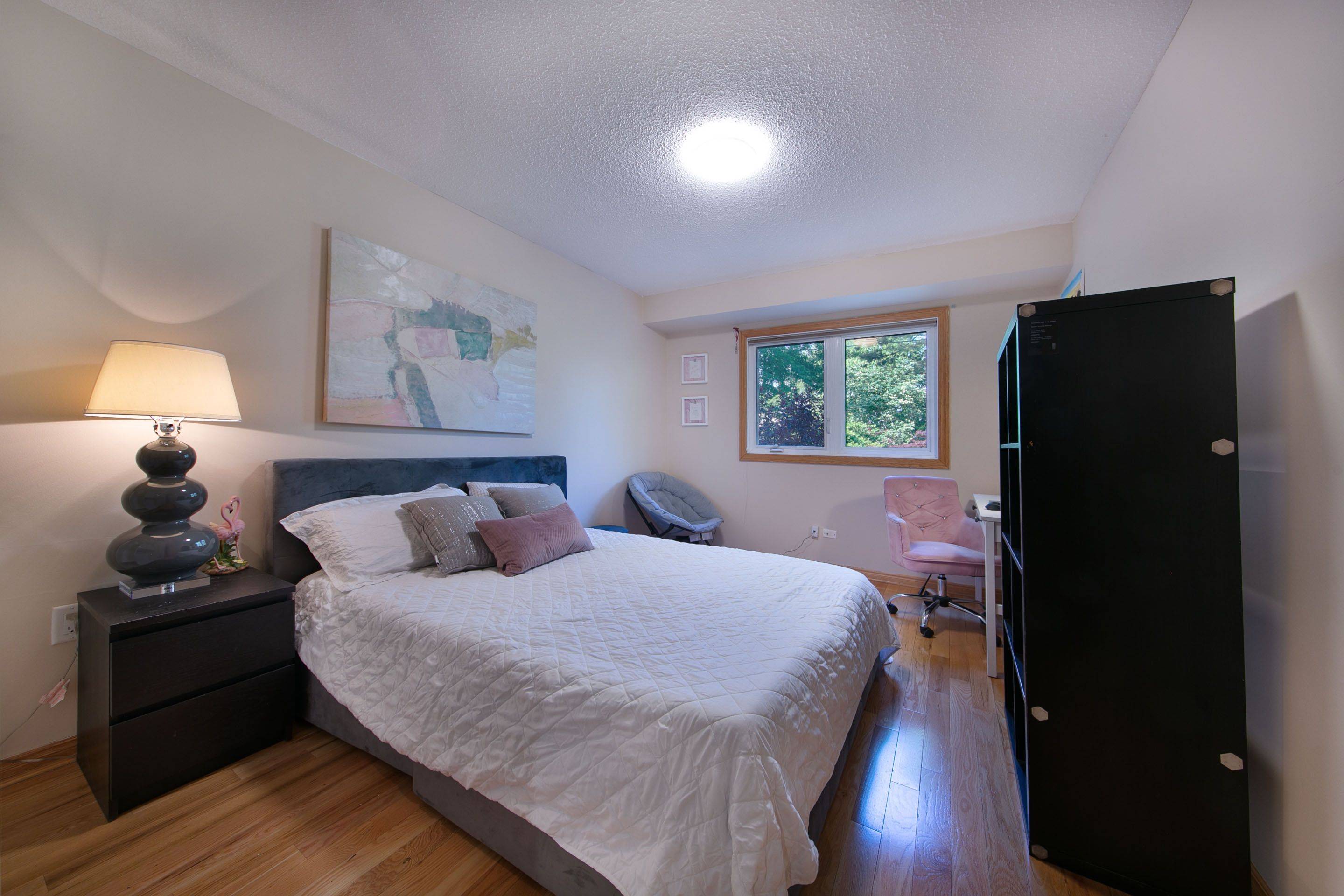 Mississauga, ON L5N 2M8,6436 Chaumont CRES #Middle