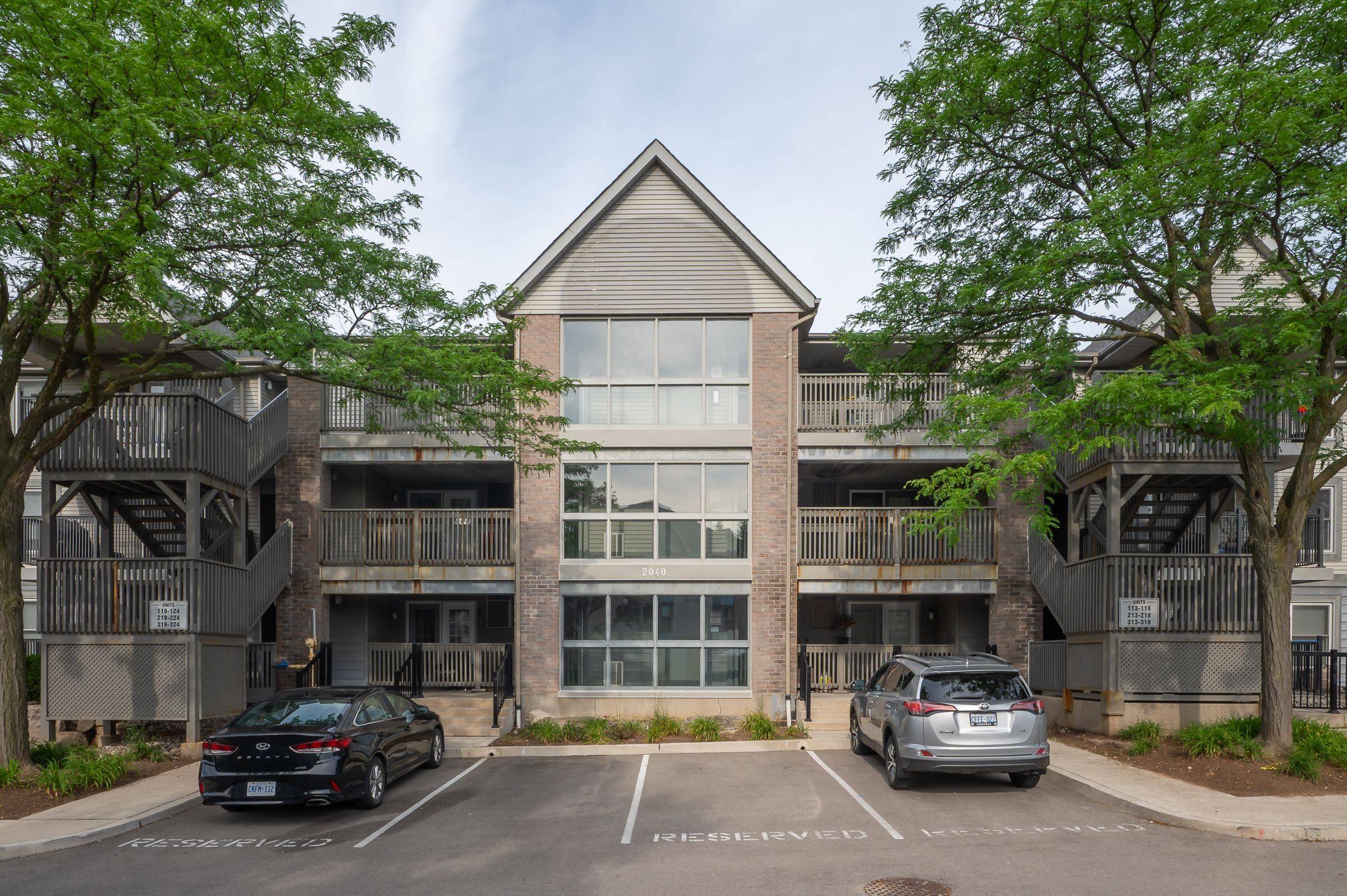 2040 Cleaver AVE #214, Burlington, ON L7M 4C4