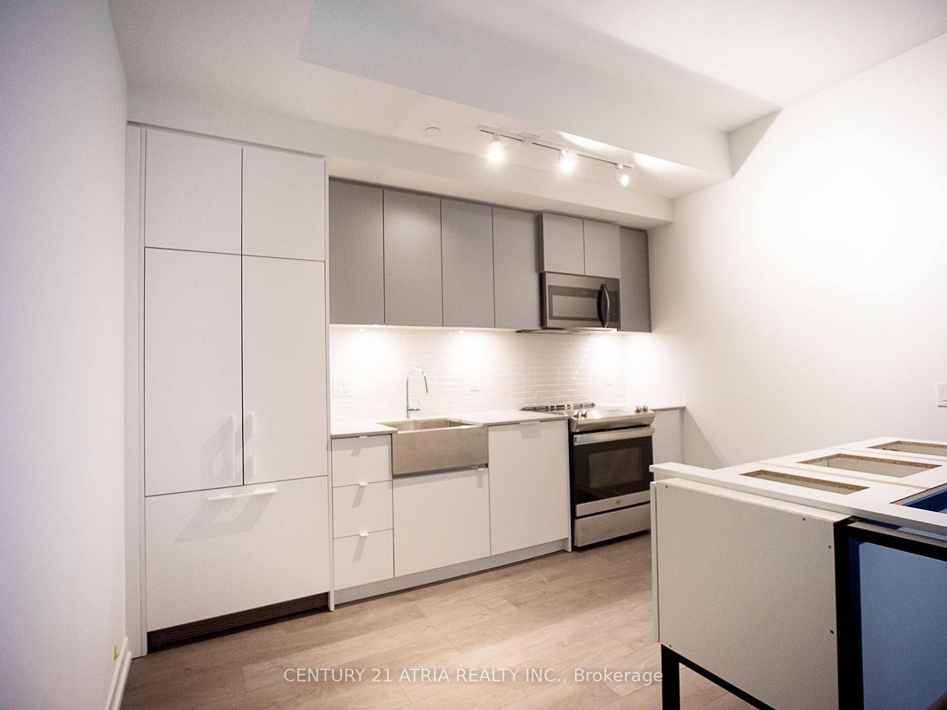 Toronto W01, ON M6K 0H8,270 Dufferin ST #Lph 15
