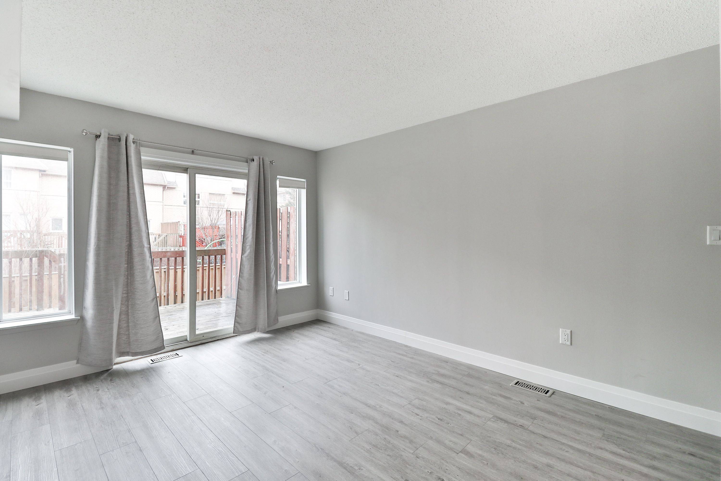 Mississauga, ON L5R 3V9,80 Strathhaven DR #76