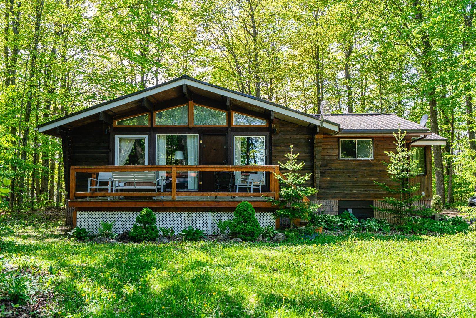 Chatsworth, ON N0H 2V0,117 MCCULLOUGH LAKE DR
