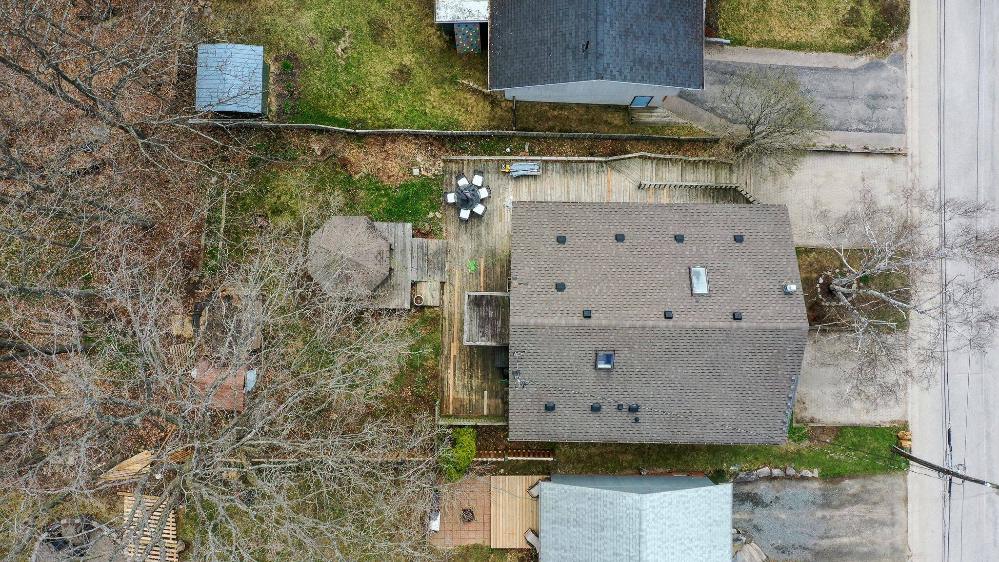 Huntsville, ON P1H 1G4,16 Cliff AVE S