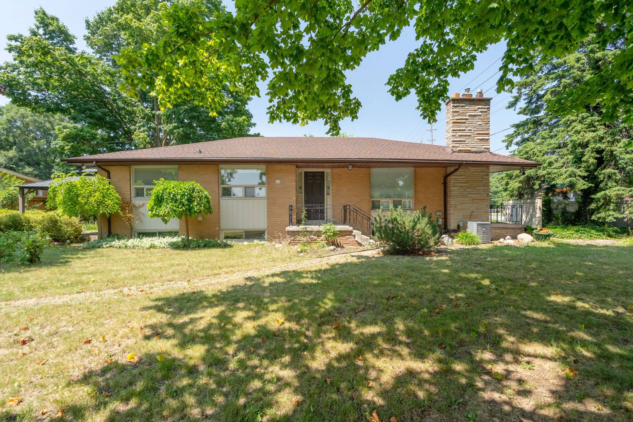 London North, ON N6H 3E4,584 Wonderland RD N