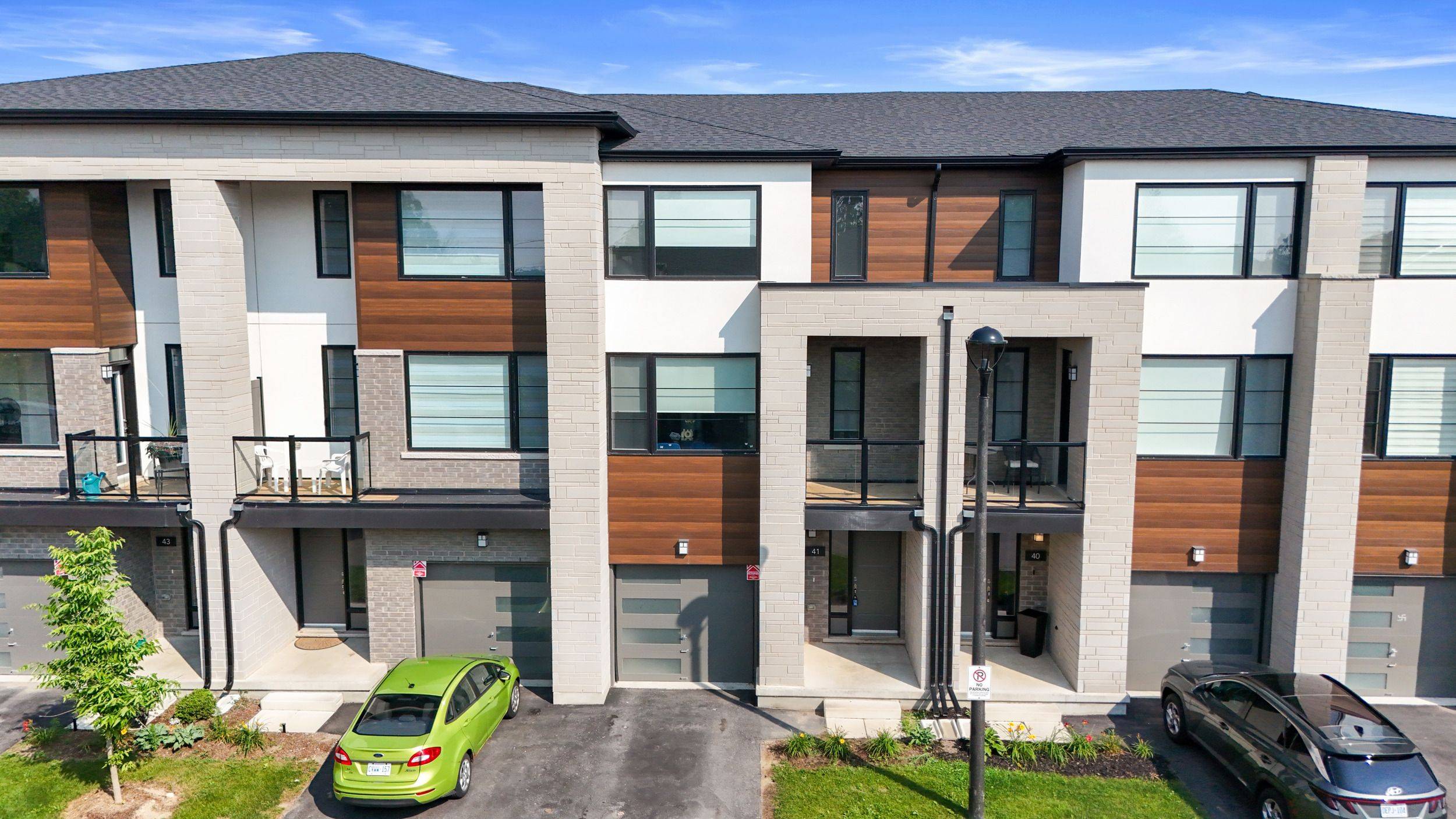 Cambridge, ON N3C 2B7,350 River RD #41
