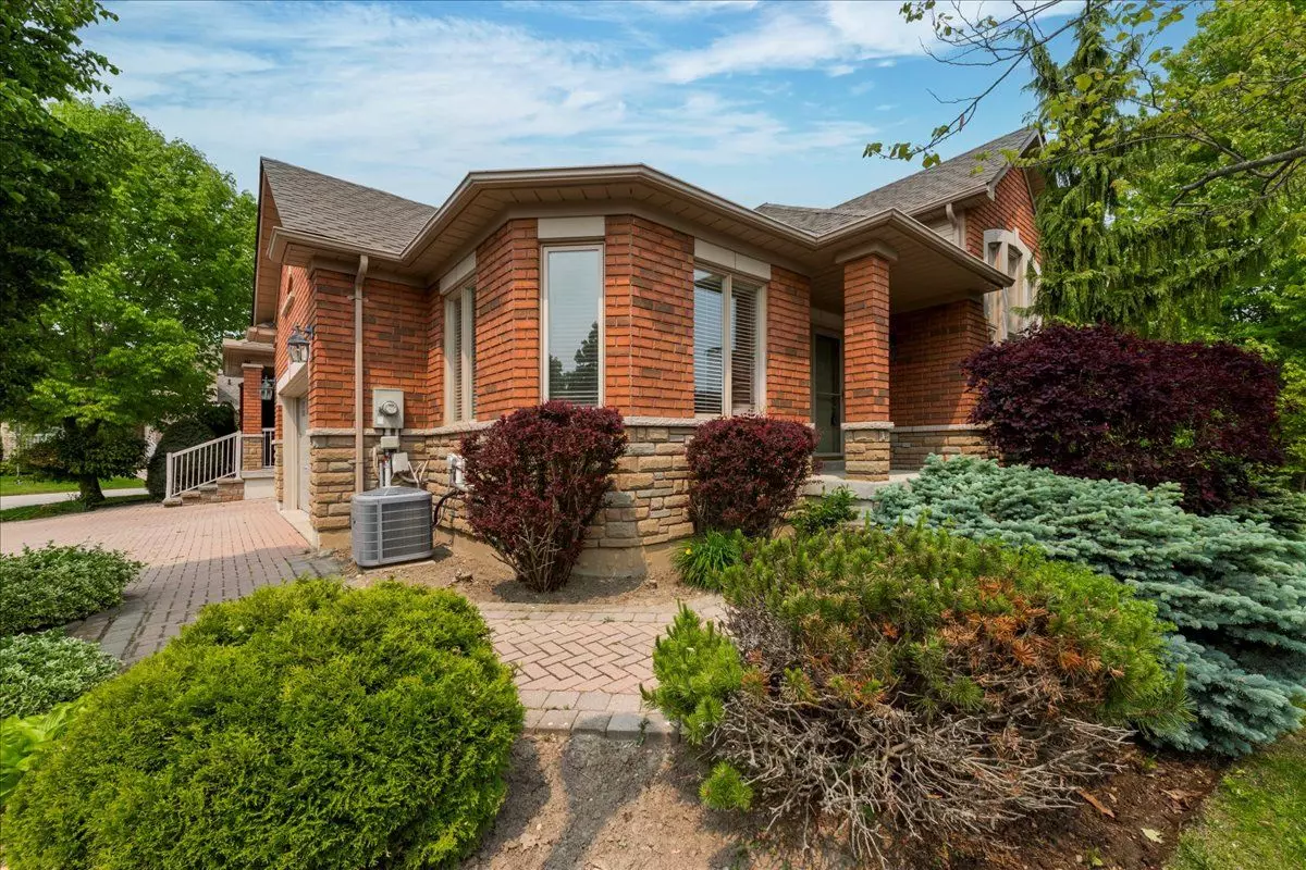 New Tecumseth, ON L9R 2E3,17 Artisan LN