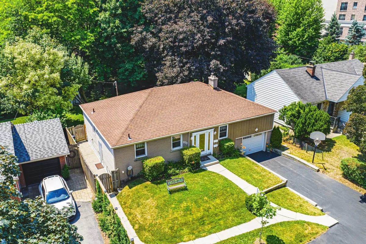 Burlington, ON L7T 3J2,972 Kingsway DR