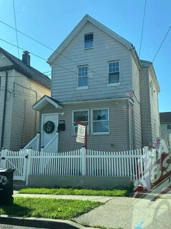 373 Oak St #2, Passaic City, NJ 07055