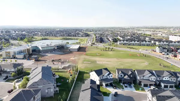 Airdrie, AB T4B 5H7,763 South Point Heath Southwest