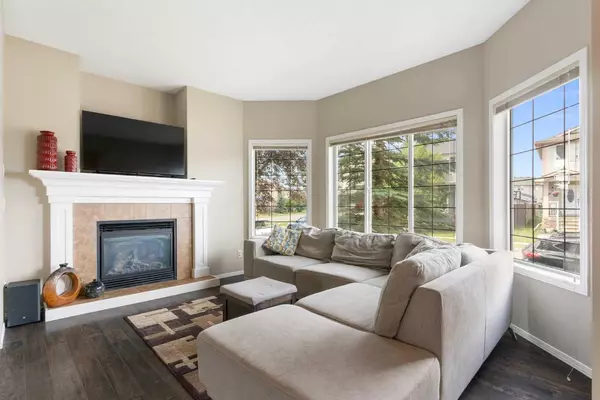 Airdrie, AB T4B 0C6,433 Luxstone PL SW