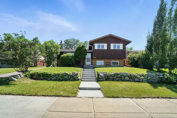 3804 52A AVE, Innisfail, AB T4G1G8