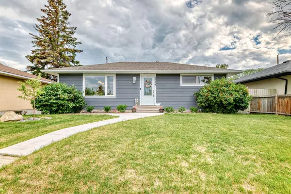 5039 Waverley DR Southwest, Calgary, AB T3C 2P6