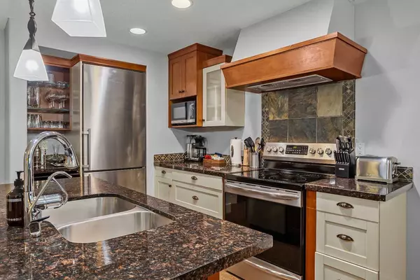 Canmore, AB T1W 0A3,187 Kananaskis WAY #213