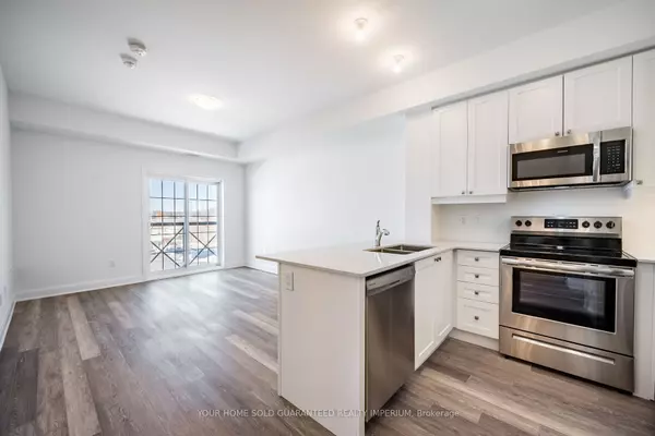 Clarington, ON L1B 0A1,50 Lakebreeze DR #403