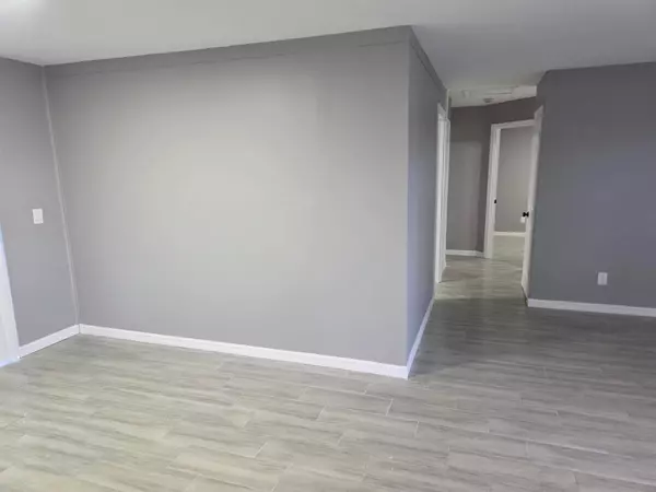 Stuart, FL 34994,914 SE 9th St