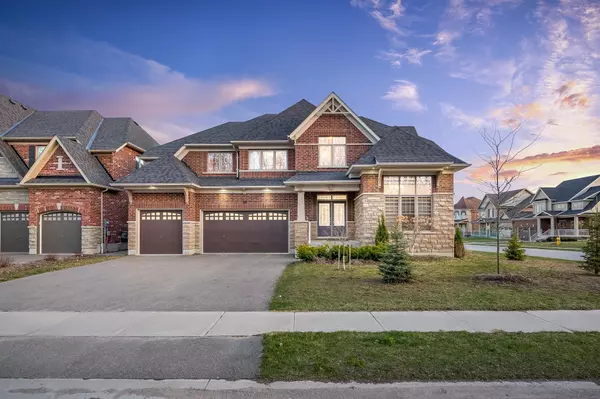 19 McIsaac DR, Springwater, ON L9X 2A2