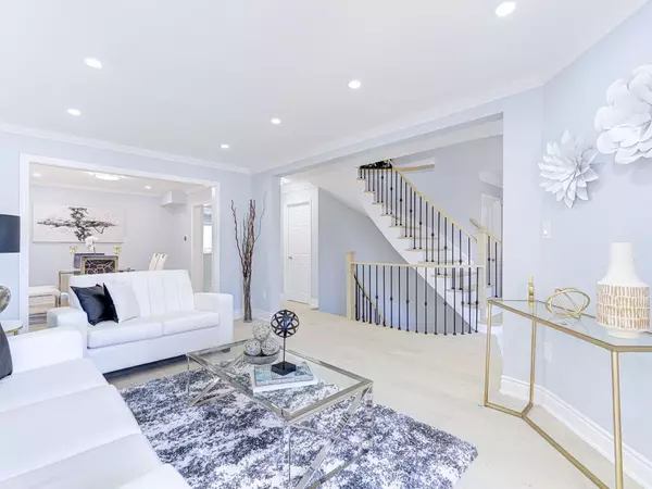 Mississauga, ON L5V 1A2,6127 Silken Laumann WAY