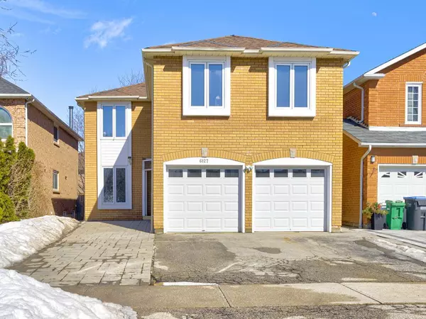 6127 Silken Laumann WAY, Mississauga, ON L5V 1A2