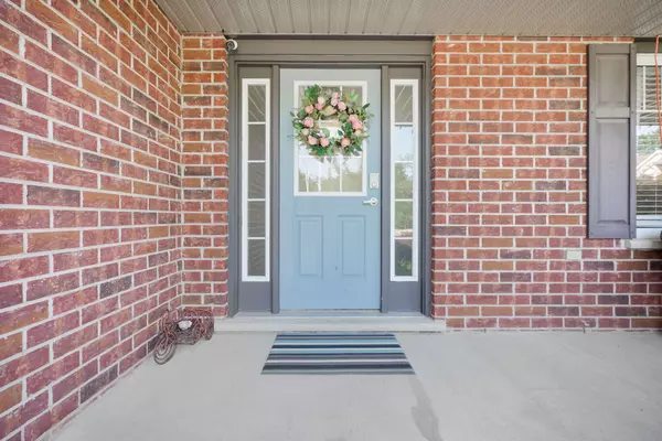 St. Thomas, ON N5P 0A1,12 Hawthorn CT
