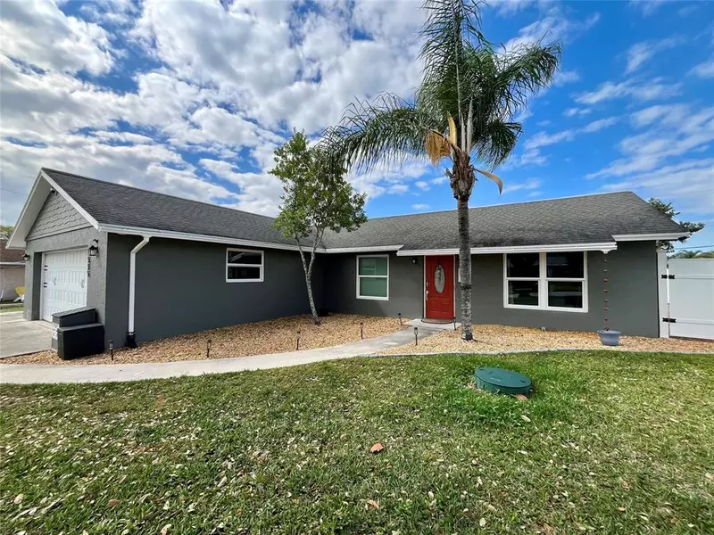 7555 SE Crane Street, Hobe Sound, FL 33455
