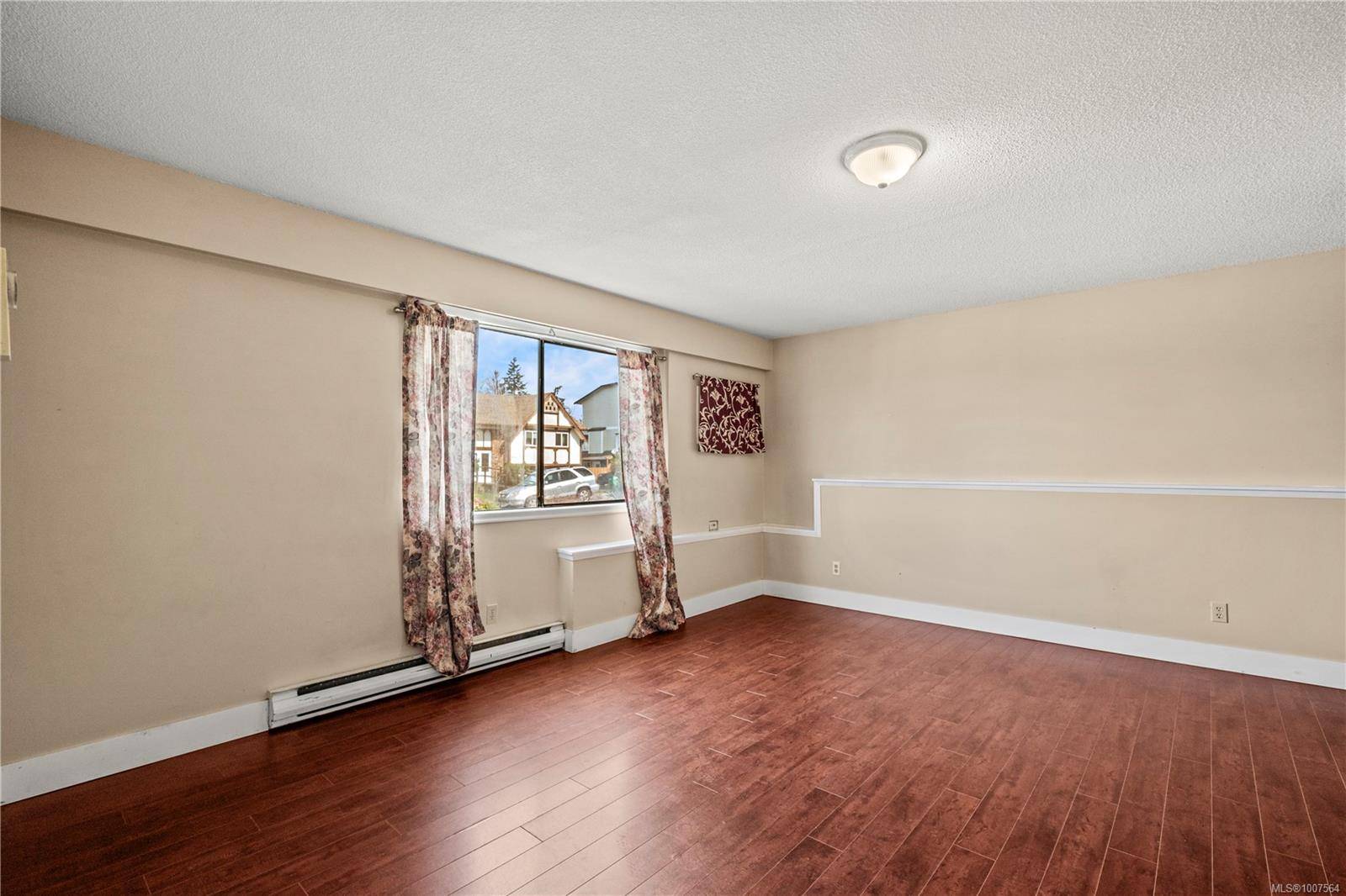 Saanich, BC V8X 4R2,805 Kimberly Pl